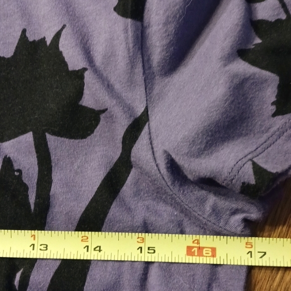 Simply Vera short-sleeved Tee EUC Small - Picture 5 of 6